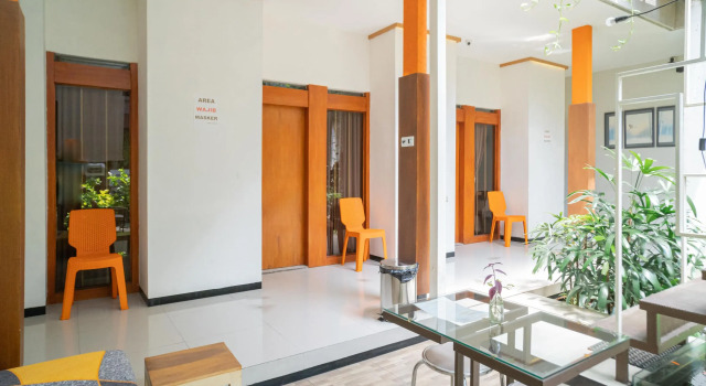 RedDoorz Syariah near Transmart MX Malang