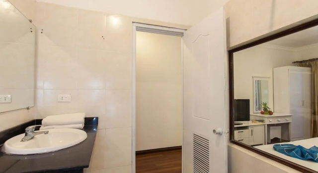 Friends Inn  Travel