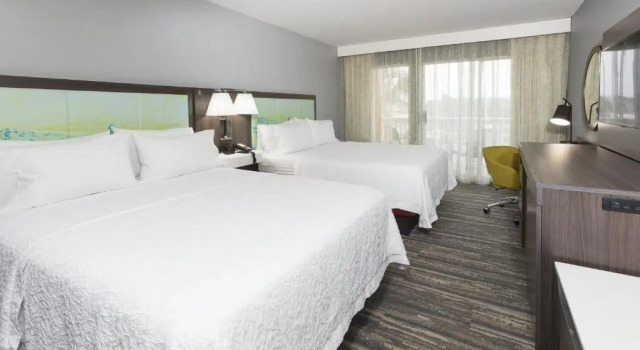 Четырёхместный номер Standard с видом на улицу Hampton Inn Saint Augustine Beach