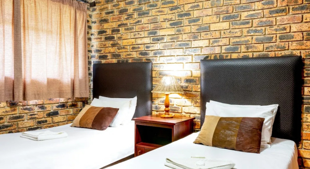 Шале Elgro River Lodge