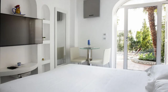 LHP Suite Executive Cottage Capri