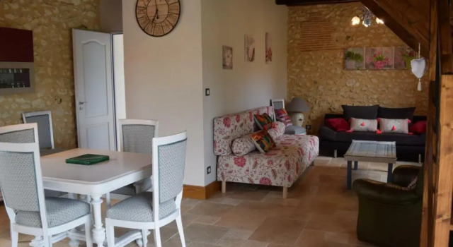 Gîte Saint-Pierre-de-Chignac, 3 pièces, 6 personnes - FR-1-616-18, Prenota Hotel Hotel a Aquitania con parcheggio, Parcheggio