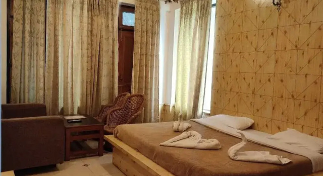 Двухместный номер Deluxe с балконом Greenwoods Inn
