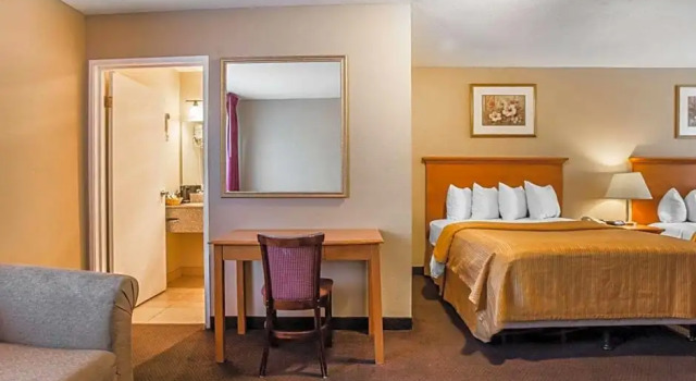 Четырёхместный люкс Quality Inn Tracy I-205
