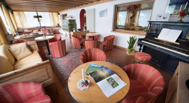 Hotel Bucaneve, Забронировать Отель Отели Ливиньо по системе «всё включено», рядом с Гондольный подъёмник Моттолино (нижняя станция), Всё включено