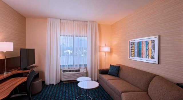 Люкс Fairfield Inn & Suites by Marriott La Crosse Downtown