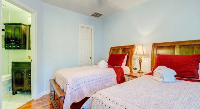 Ocean Breeze 66, 2 Bedrooms, Pet Friendly, Sleeps 6, Забронировать Отель Отели Южной Каролины с бассейном, Бассейн