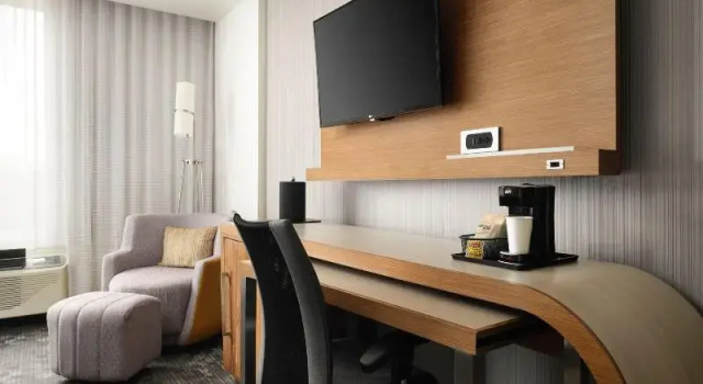 Четырёхместный номер Standard Courtyard by Marriott Erie Bayfront