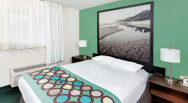 Люкс Deluxe Super 8 by Wyndham Stevensville St Joseph