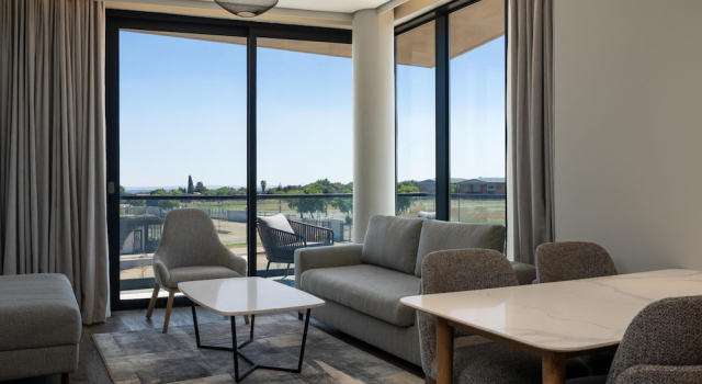 Люкс Premium с балконом Radisson Hotel & Convention Center Steve Tshwete Middelburg