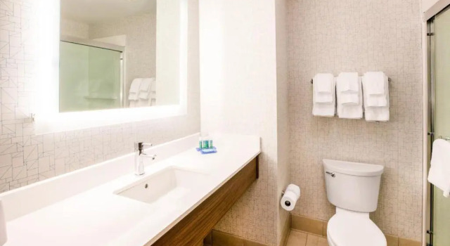 Четырёхместный номер Standard Holiday Inn Express & Suites Blythe by IHG