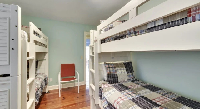 12 Ibis Holiday Home