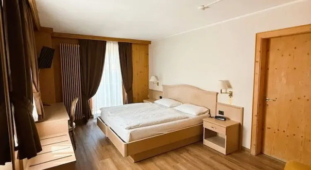 Четырёхместный номер Standard c 1 комнатой с балконом Hotel Angelica