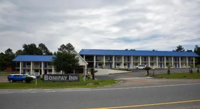 Bonifay Inn, Rezerwuj Hotel Hotele w Bonifay z parkingiem, Parking