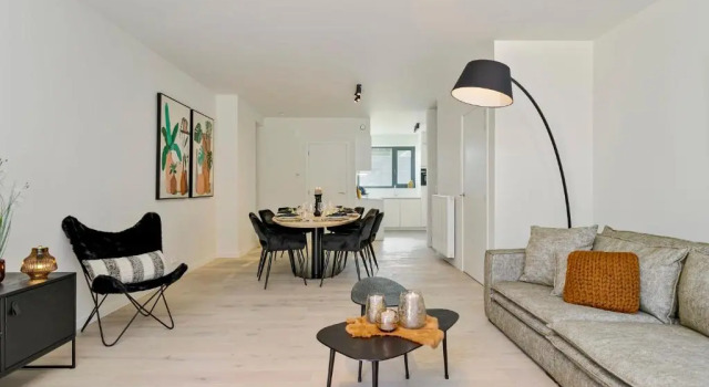 Коттедж Brand new family house with roof terrace