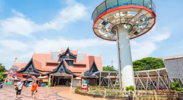 BK House Melaka, Забронировать Отель Отели Малакки с парковкой, рядом с Торговый центр Dataran Pahlawan Melaka Megamall, Парковка