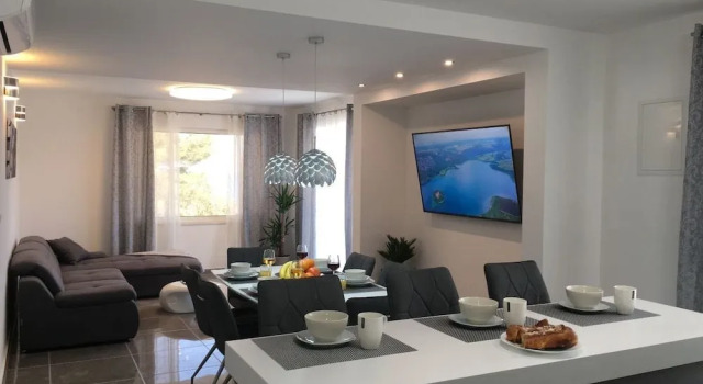 Apartments Amazing View, Prenota Appartamento Hotel a Croatian Islands con piscina, Piscina