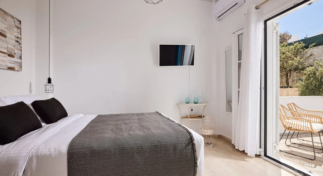 Casa Bu, Забронировать Отель Отели Тиры 5 звезд, рядом с Площадь Теокопулу, 5*