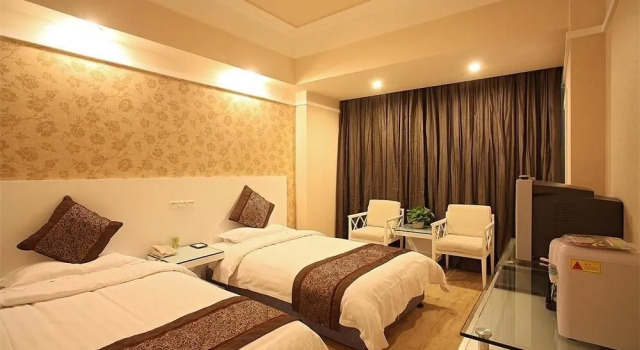 Home Inn (Xi'an Dayan Pagoda Xiaozhai Taibai South Road Metro Station), Забронировать Отель Яньта 