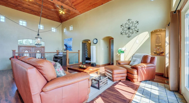 Family-friendly Fischer Home w/ Private Hot Tub!