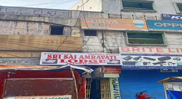 SPOT ON 80753 Sri Sai Amaravathi Lodge