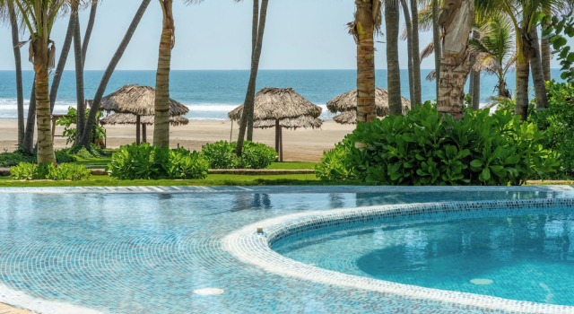 Апартаменты Luxury Luxury Condo with Private Beach 4BR