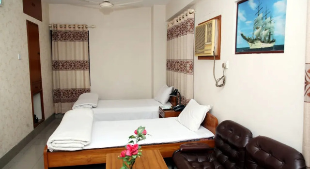 Família Suite Hotel Royal Palace