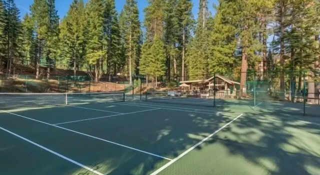 Коттедж Northstar Conifer Luxury 5 Bedroom Home by RedAwning