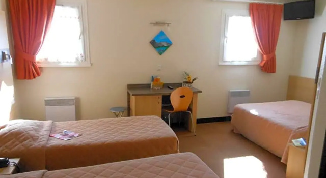 Номер Standard Hotel The Originals Annecy Nord