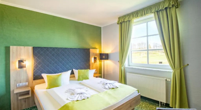 Двухместный номер Standard Panorama Berghotel Wettiner Höhe