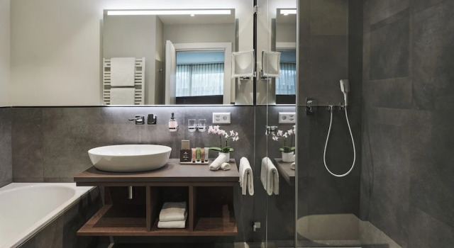 Suite + Friends & Family SCHLOSS Zermatt - CBD & Adaptogenic Spa and Sport Hotel