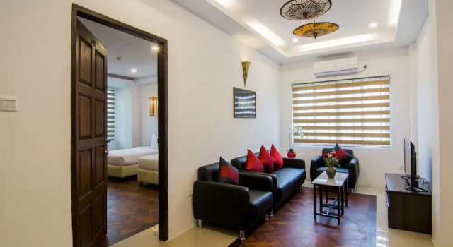 Семейные апартаменты с балконом Woodside Inn & Serviced Apartments