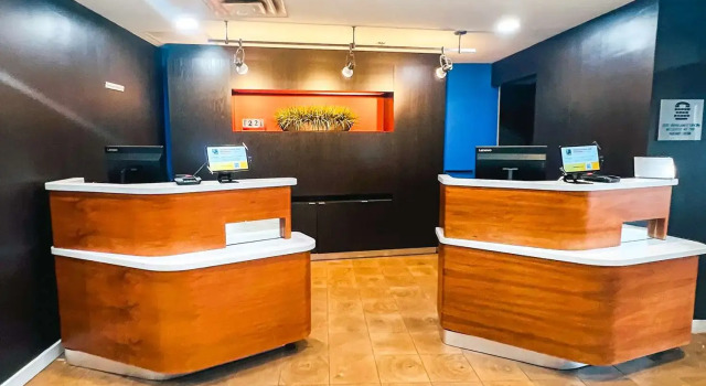 Country Inn & Suites by Radisson, Columbus-Edinburgh, Reserva ahora Hotel Columbus Indiana