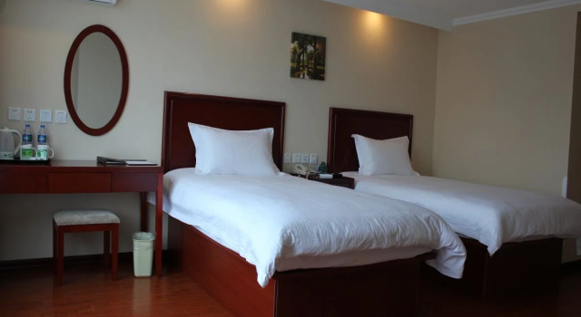 Greentree Inn Liaoning Dalian Development Zone Jinma Road Pedestrian Street Express Hotel, Book Hotel Dagushan 