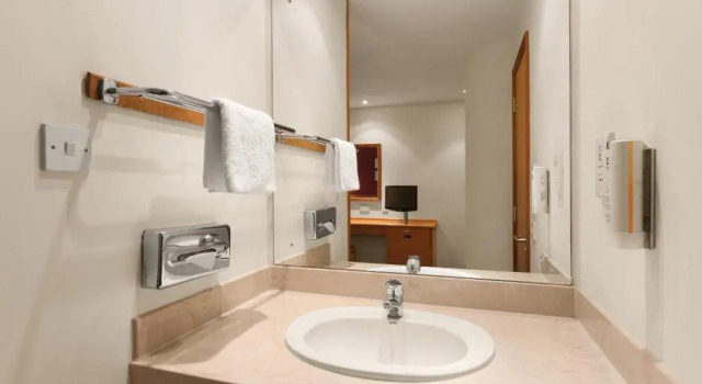 Семейный номер Standard Days Inn by Wyndham Stevenage North