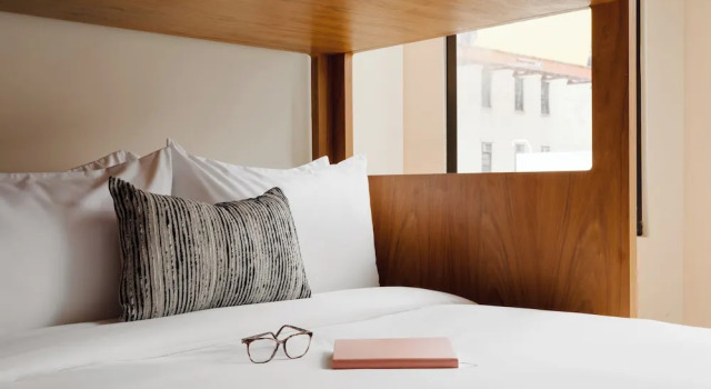 Номер Deluxe FOUND Hotels, Chicago, Series by Marriott