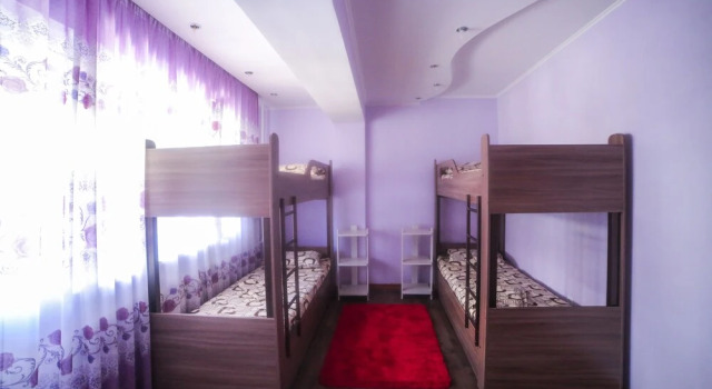 Champion Hostel, Book Hostel / Vandrerhjem Hoteller i Privokzalʼnoye med parkering, Parkering