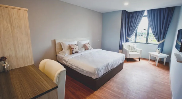 Люкс V3 Hotel & Residence Seri Alam