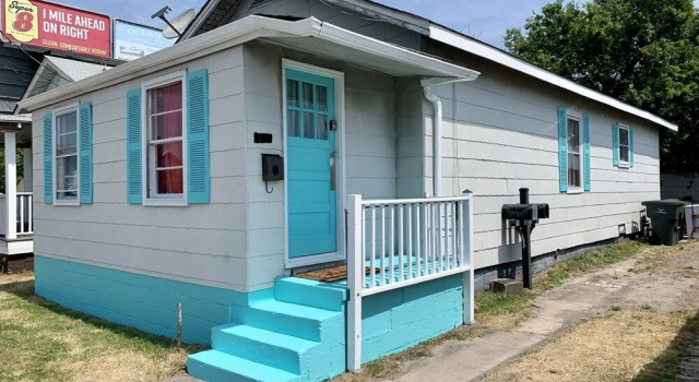 Коттедж Cozy Historic Beach House In Ocean View 2 Bedroom Cottage by RedAwning