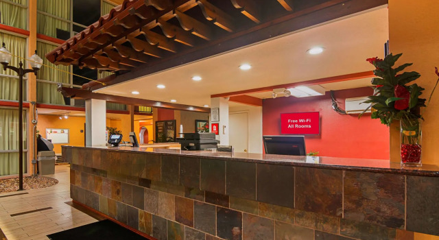 Red Roof Inn & Conference Center Lubbock, Rezervați Hotel Lubbock Texas