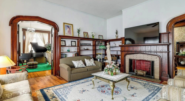 Historic Victorian Cottage, 1 Mi to Niagara Falls, Забронировать Дом для отпуска Виллы Ниагара Фолс, рядом с Круиз Maid of the Mist, Вилла