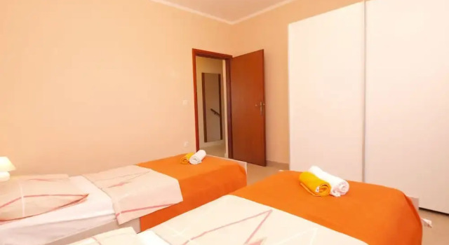Apartment 1386