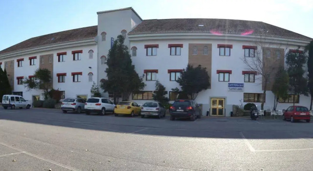 Hotel Reyes Ziries, Buchen Sie Hotel Albolote 