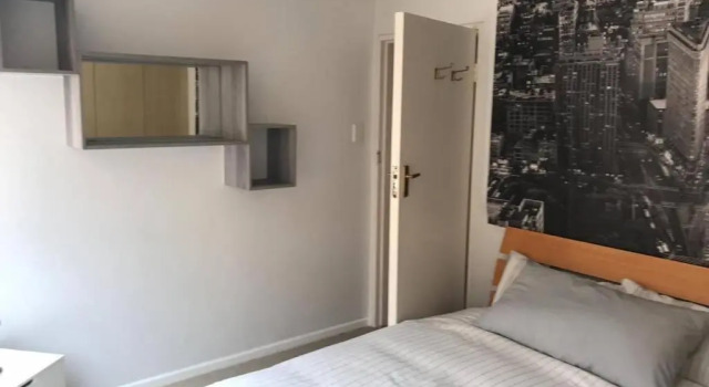Comfy Central with Balcony and Views, Забронировать Отель Отели Cape Peninsula с парковкой, Парковка