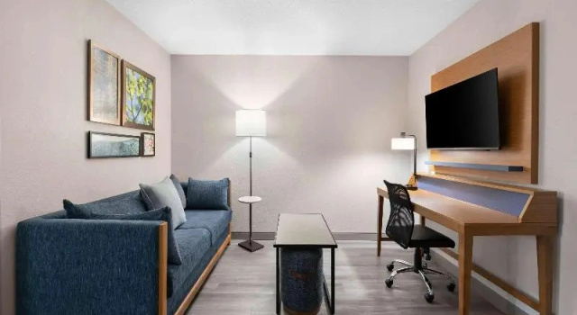 Одноместный люкс Country Inn & Suites by Radisson, Near The National Sports Center, Coon Rapids, MN