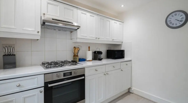 Коттедж с 2 комнатами At Home in Chelsea