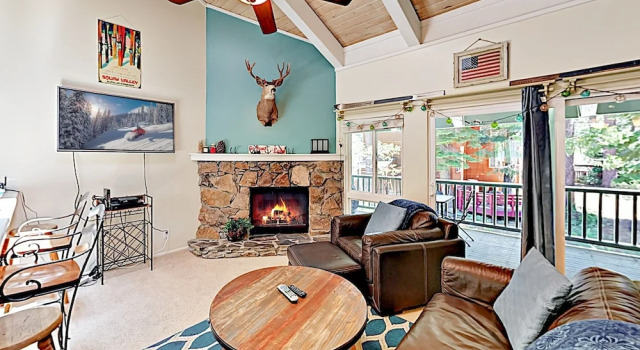 New Listing! Stylish 3-Story Condo Near Ski Resorts Condo
