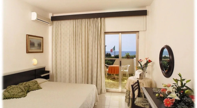 Четырёхместный номер Standard с балконом Hotel Parco dei Principi