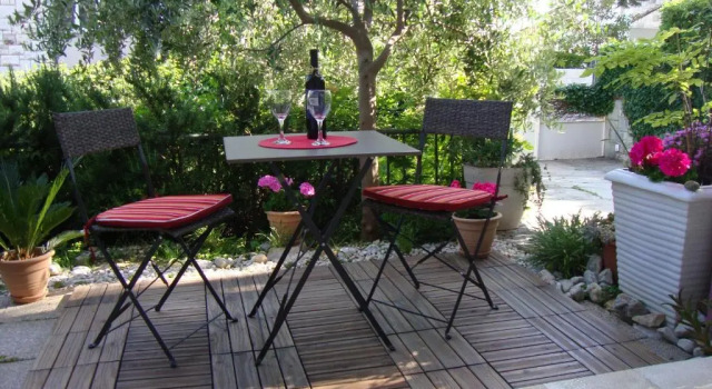 Apartment Nela and Vito, Prenota Appartamento Hotel a Croatian Islands con parcheggio, Parcheggio