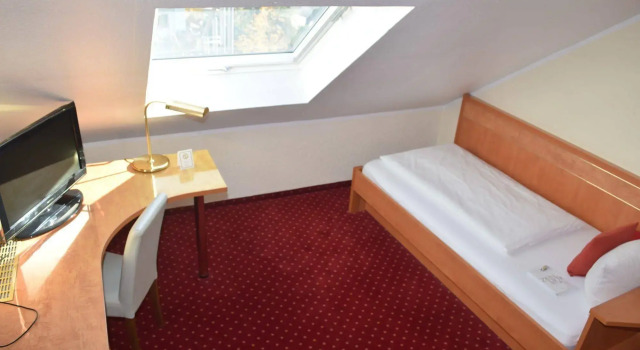 Hotel Stadt Heidelberg, Забронировать Отель Дармштадт Бергштрасе